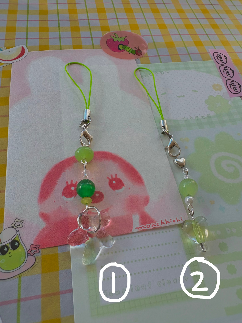green phone charms •.°⋆:🍀:࿔*:･