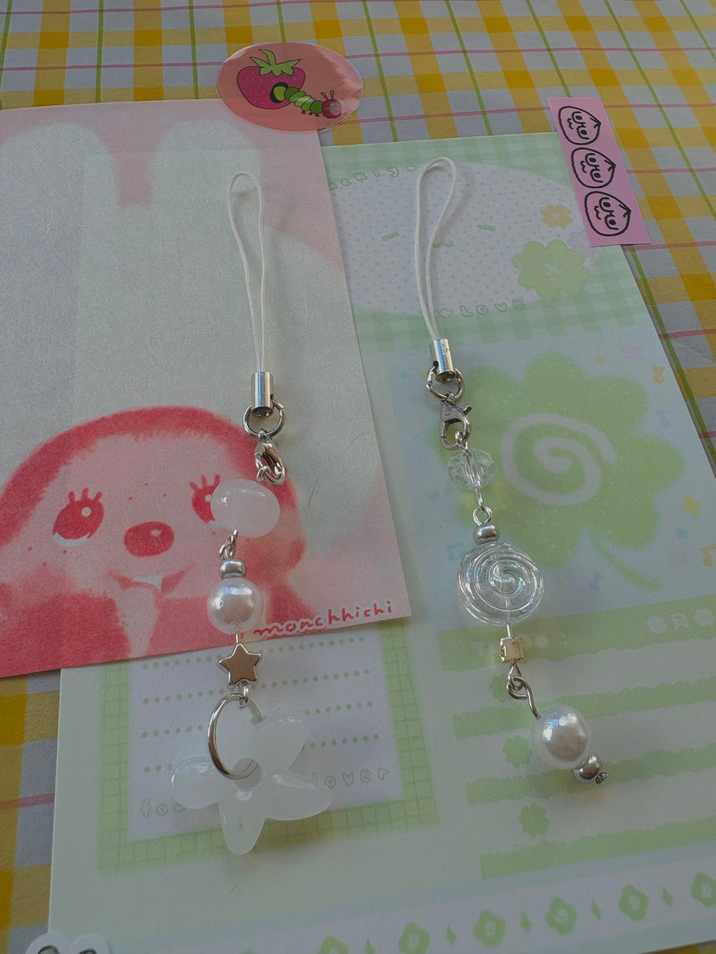 white phone charms 𖦹 ׂ 𓈒🐇 ೀ