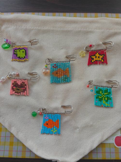 bag pins ⁽⁽`o(≧ᗜ≦)o´⁾⁾